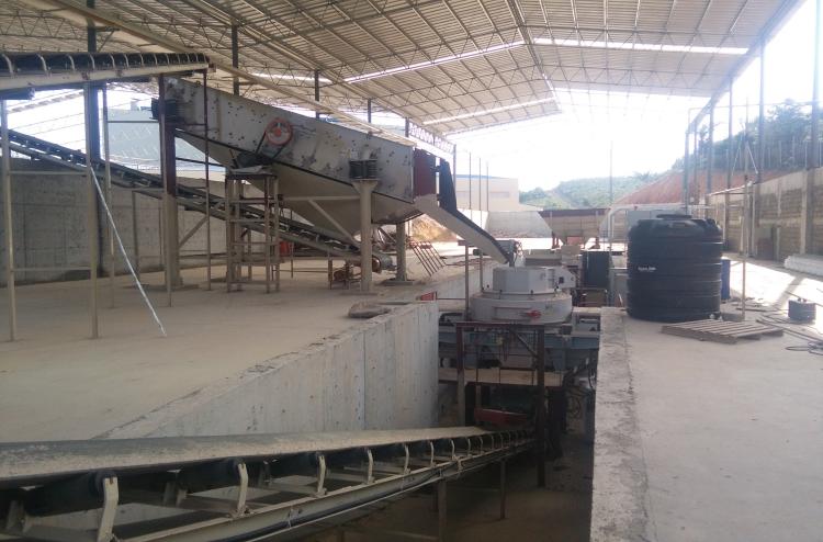 Sodium Feldspar Crushing & Sand-Making Project Case in Ghana
